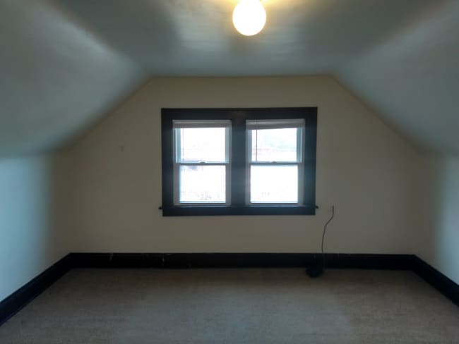 Building Photo - 1297 Warren Rd