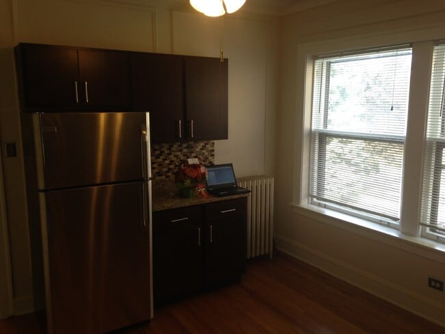 Foto del edificio - 408 Ridge Ave