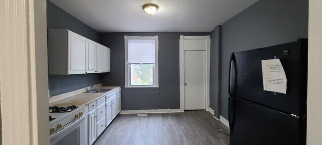 Foto del edificio - 1615 Rutland Ave