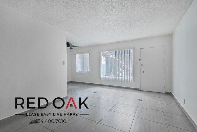 Foto del edificio - Fabulous One Bedroom with Sunlit, Open Flo...