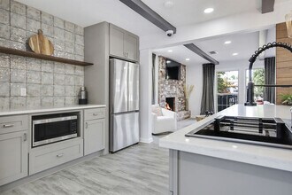 Building Photo - Southridge