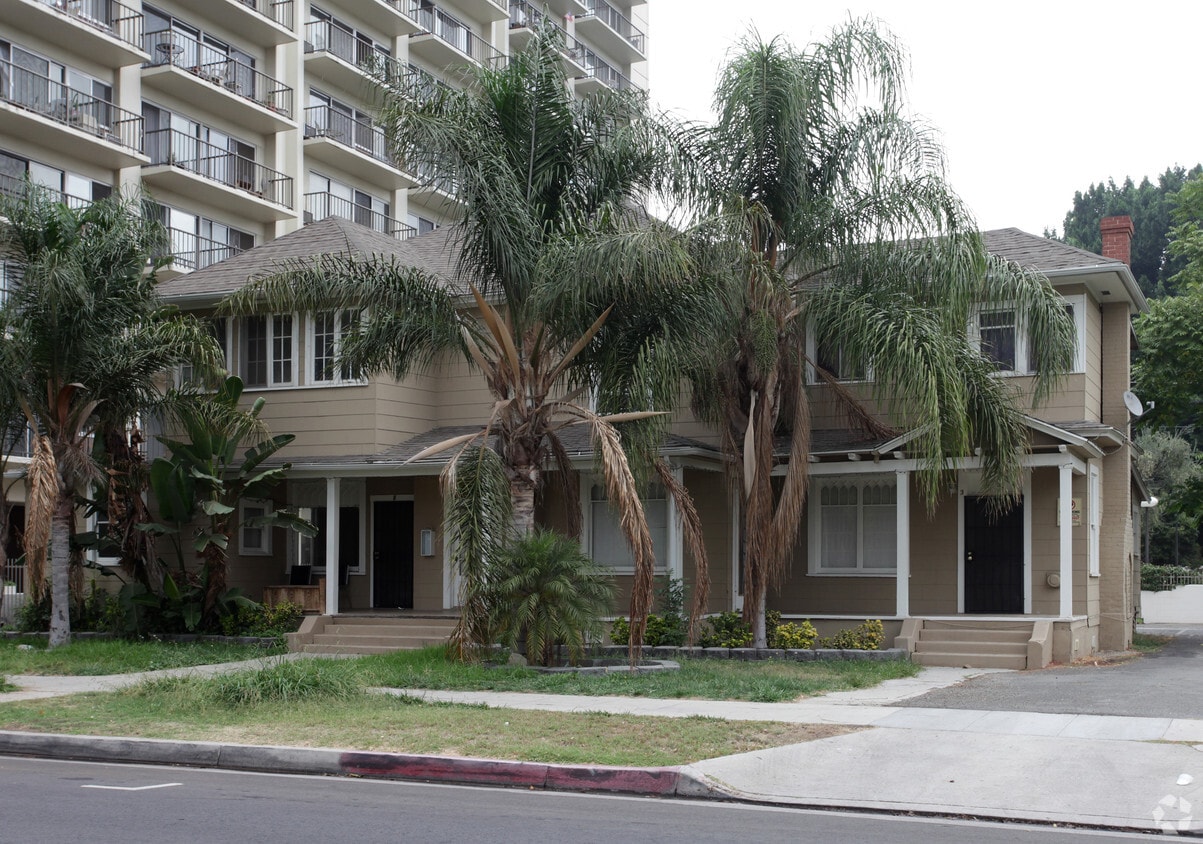 Primary Photo - 3943 10th St