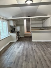 Building Photo - 1166 NE Turner Dr