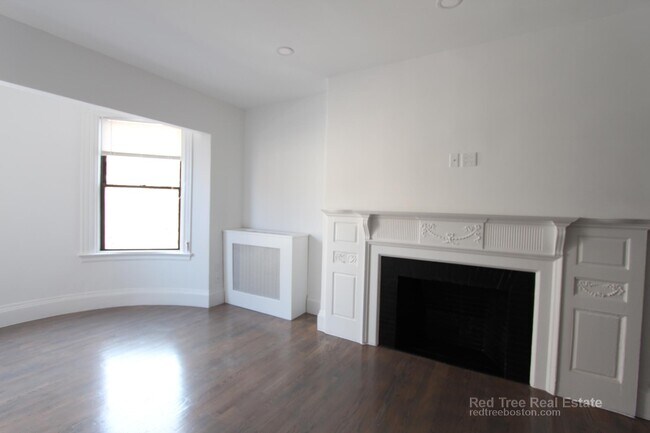 Building Photo - 503 Beacon St