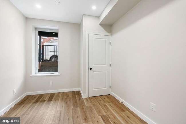 Foto del edificio - 1250 S 27th St