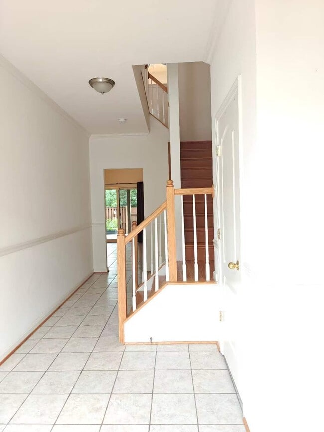 Building Photo - 13030 Park Crescent Cir