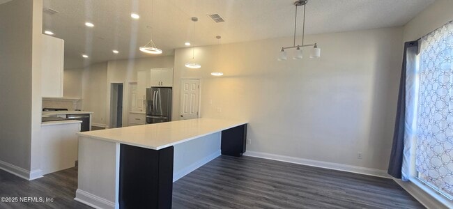 Foto del edificio - 11579 Alexis Forest Dr E