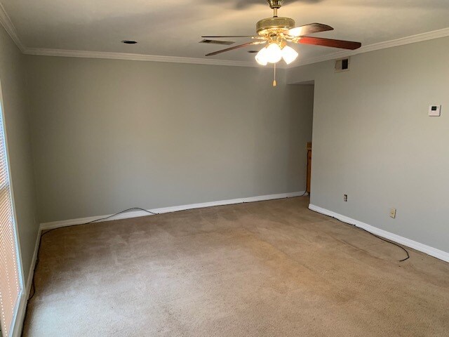 Building Photo - 943 Glastonbury Cir
