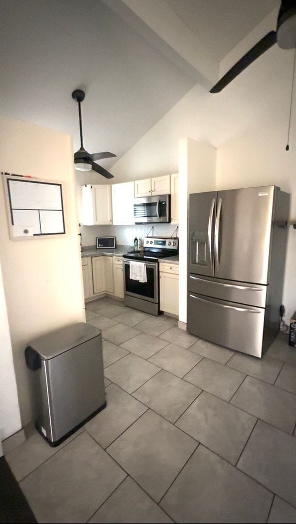 Foto del edificio - $3,500 / Month | 3 Bed / 2 Bath | Haleakala Gardens