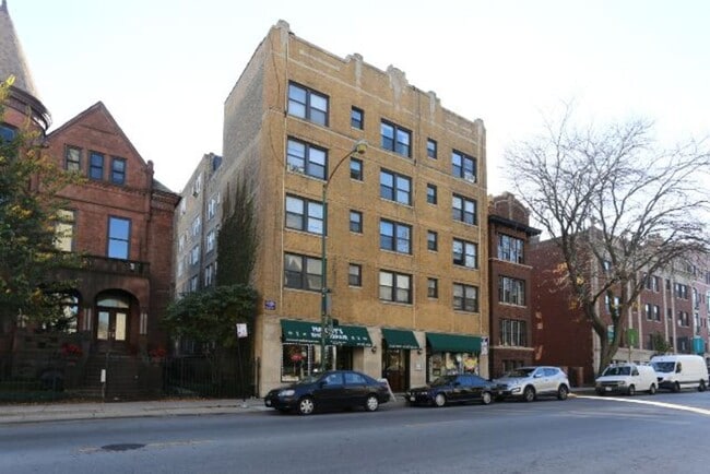 Building Photo - 717 W Belmont Ave