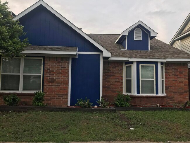 Building Photo - 1009 Wyland Dr