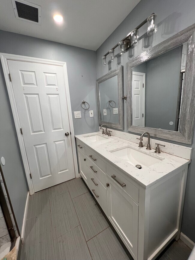 Foto del edificio - 72 Carlton St