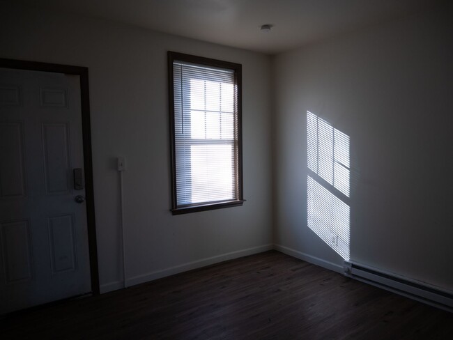 Foto del edificio - Bright 2-Bedroom Easton Apartment with Out...