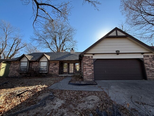 Foto del edificio - Huge Living Area, Storage Shed, Fenced Yard 3 bedroom Home