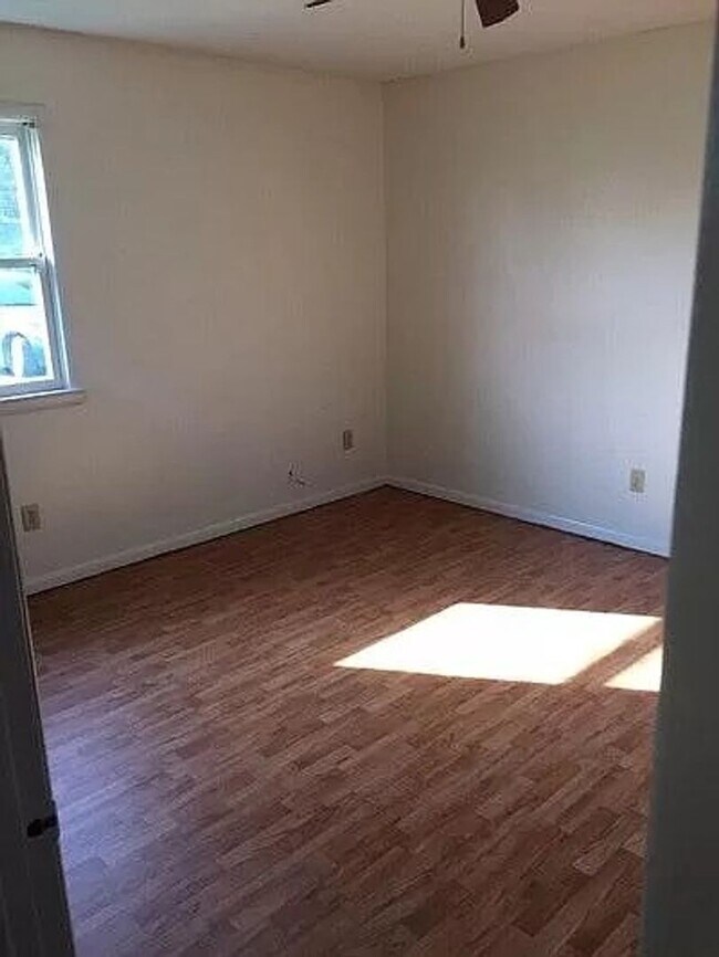 Foto del edificio - 441/443 Overhill Street