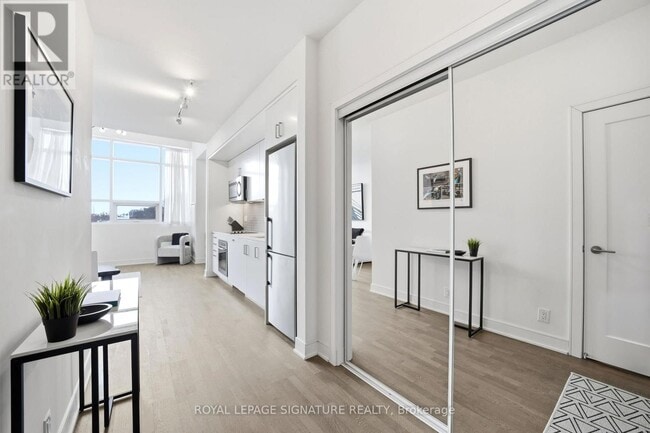 Photo du bâtiment - 1575 Lakeshore Rd W