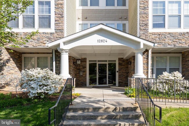 Foto del edificio - 12824 Clarksburg Square Rd