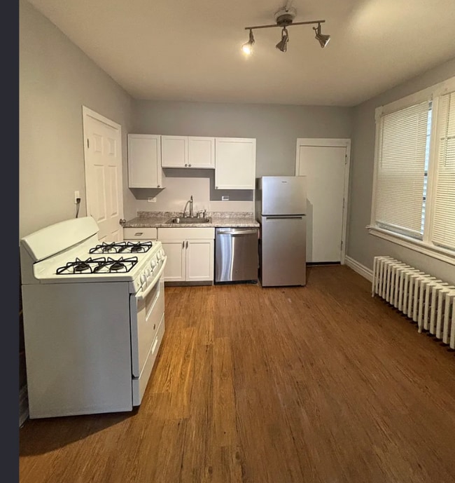 Photo - 1320 W Schubert Ave Apartment