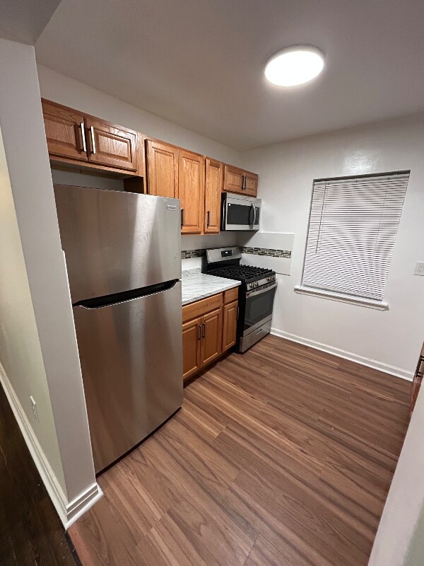 Foto del edificio - 429 Revere Ave