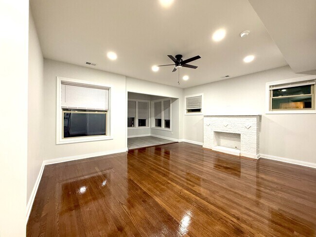 Foto del edificio - 1343 W Rosedale Ave