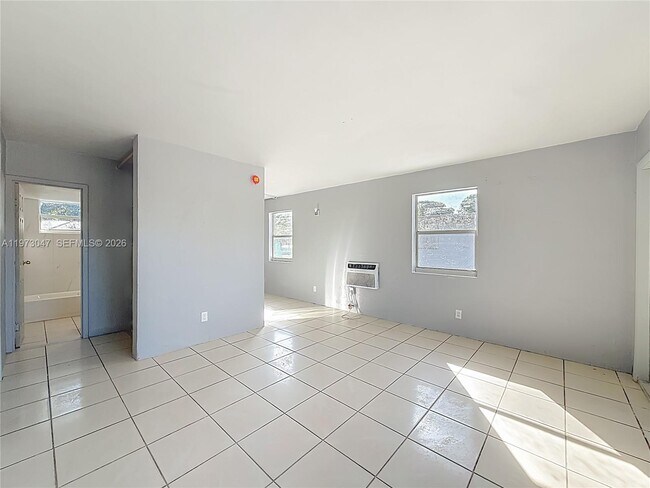 Foto del edificio - 2408 NW 8th St