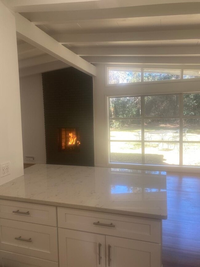 Photo - 1992 Jordan Terrace NE House