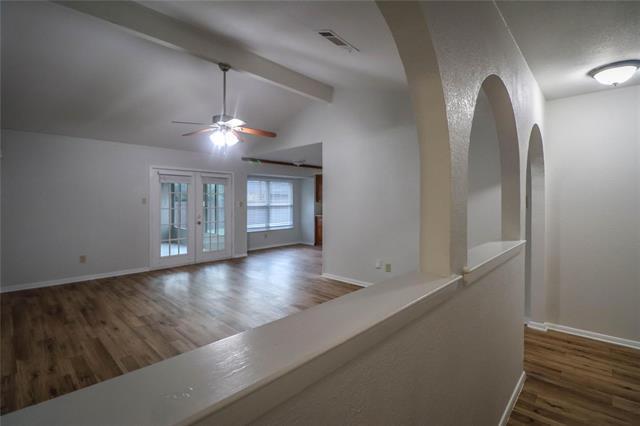 Foto del edificio - 2213 Shady Brook Dr