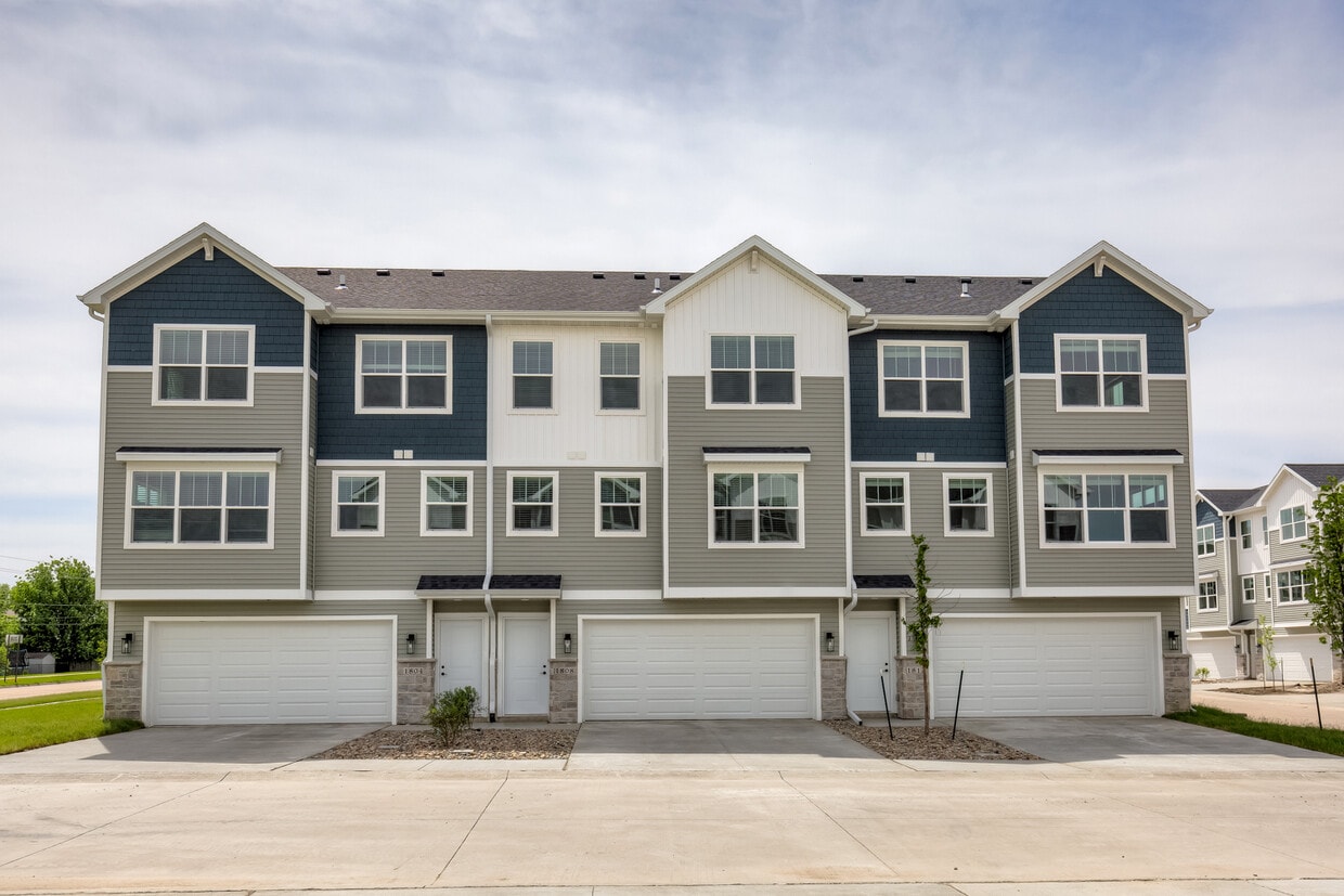 Foto principal - Trestle Corner Townhomes