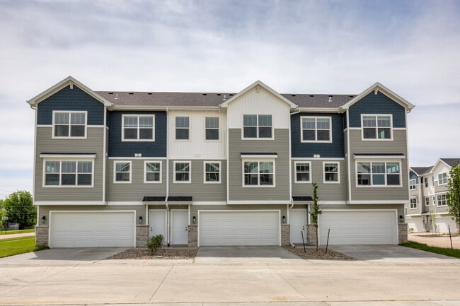 Building Photo - Trestle Corner Townhomes