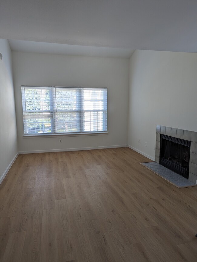 Foto del edificio - 18516 Boysenberry Dr