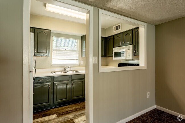 2HAB, 2BA 1,000 ft² Paradise - Somerset Oceanside Apartments