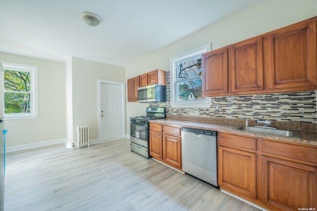 Foto del edificio - 324 Tecumseh Ave