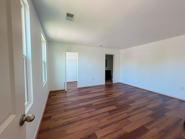 Building Photo - 18133 Scenic Creek Ln