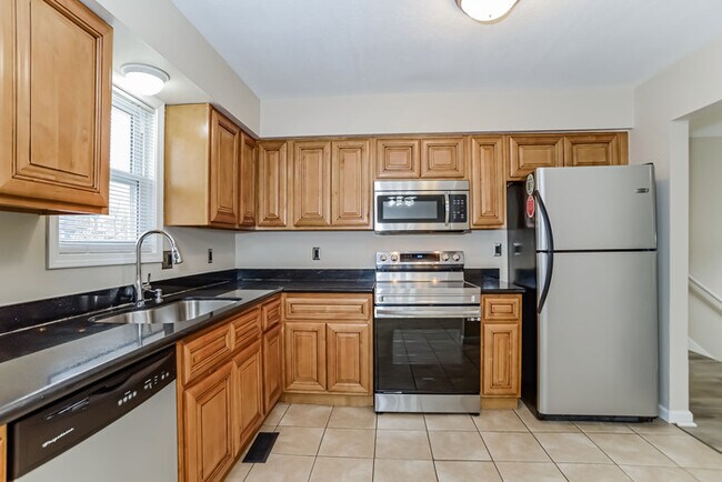 Building Photo - 706 Autumn Dr