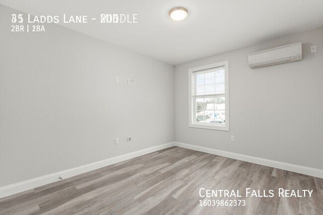 Foto del edificio - 35 Ladds Ln