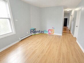 Building Photo - 148 Chadwick Ave