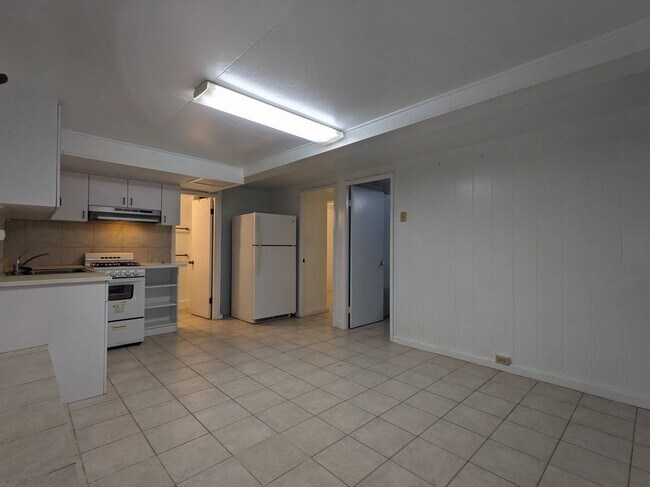 Building Photo - 430 Dayton Ln