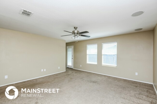 Foto del edificio - 4913 Water Ridge Ln