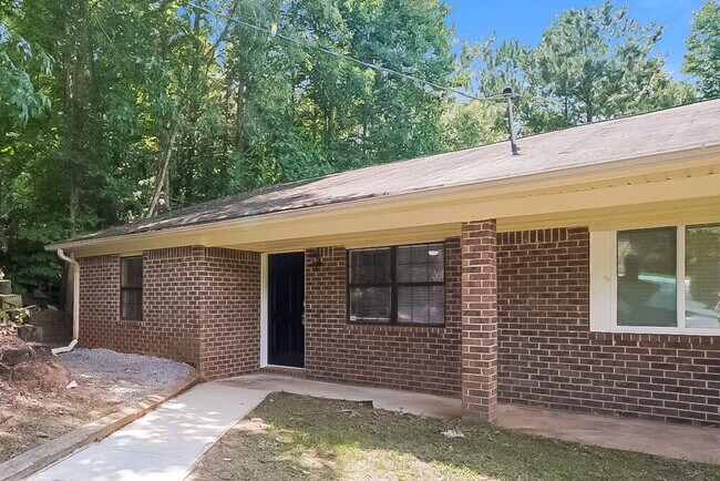 Building Photo - 8375 Warren Dr