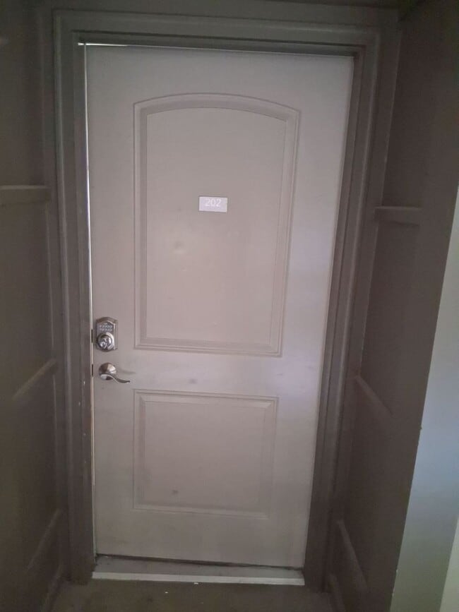 Photo - NEW LISTING at LAKE PLAZA! Available for FALL 2026; rent includes use of one parking space Apartment