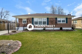 Building Photo - 4904 Paramount Dr