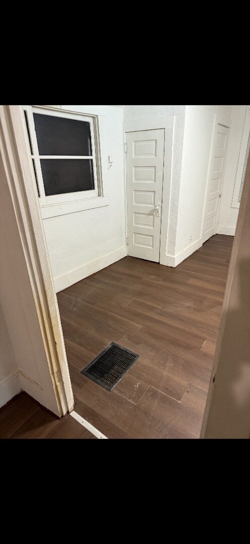 Foto del edificio - 1460 N Edward St