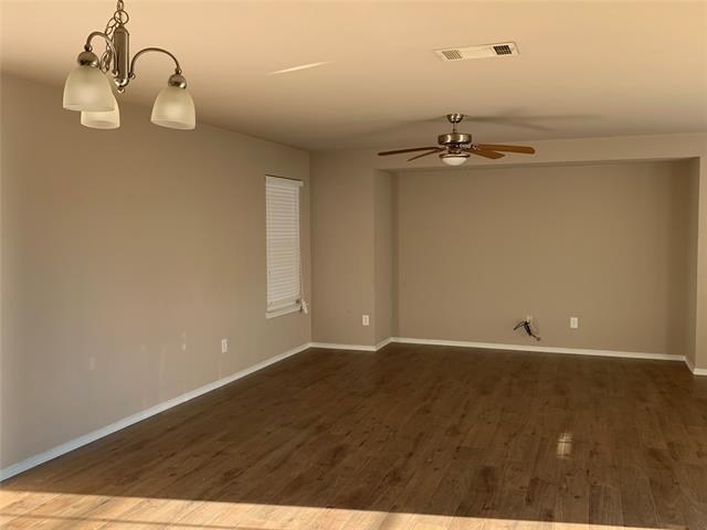 Foto del edificio - 7137 Wind Row Dr