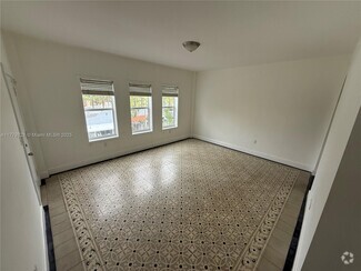 Building Photo - 405 SW 29th Ct