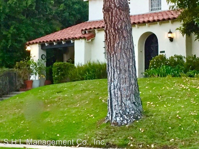 Foto del edificio - 457-459 N Orange Dr