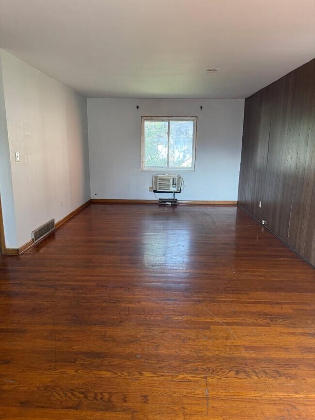 Foto del edificio - 1699 E Weber Rd