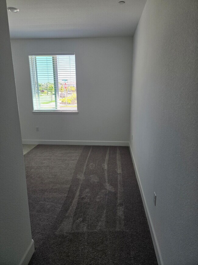 Foto del edificio - 10723 Bullock Ct