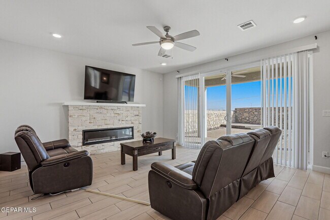 Foto del edificio - 13054 Grantham Ln