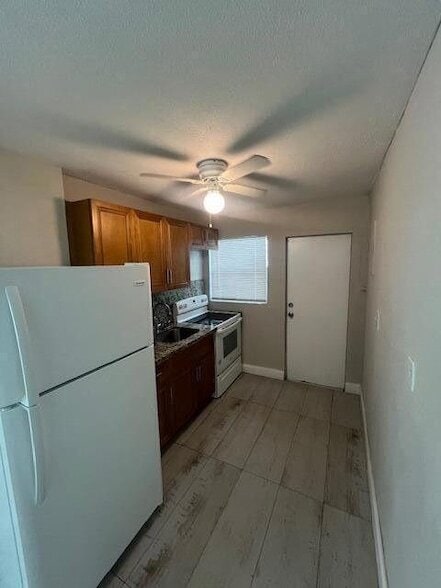 Photo - 725 21st St Townhome