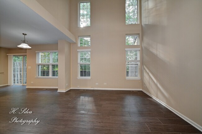 Foto del edificio - 9553 Rainsford Dr